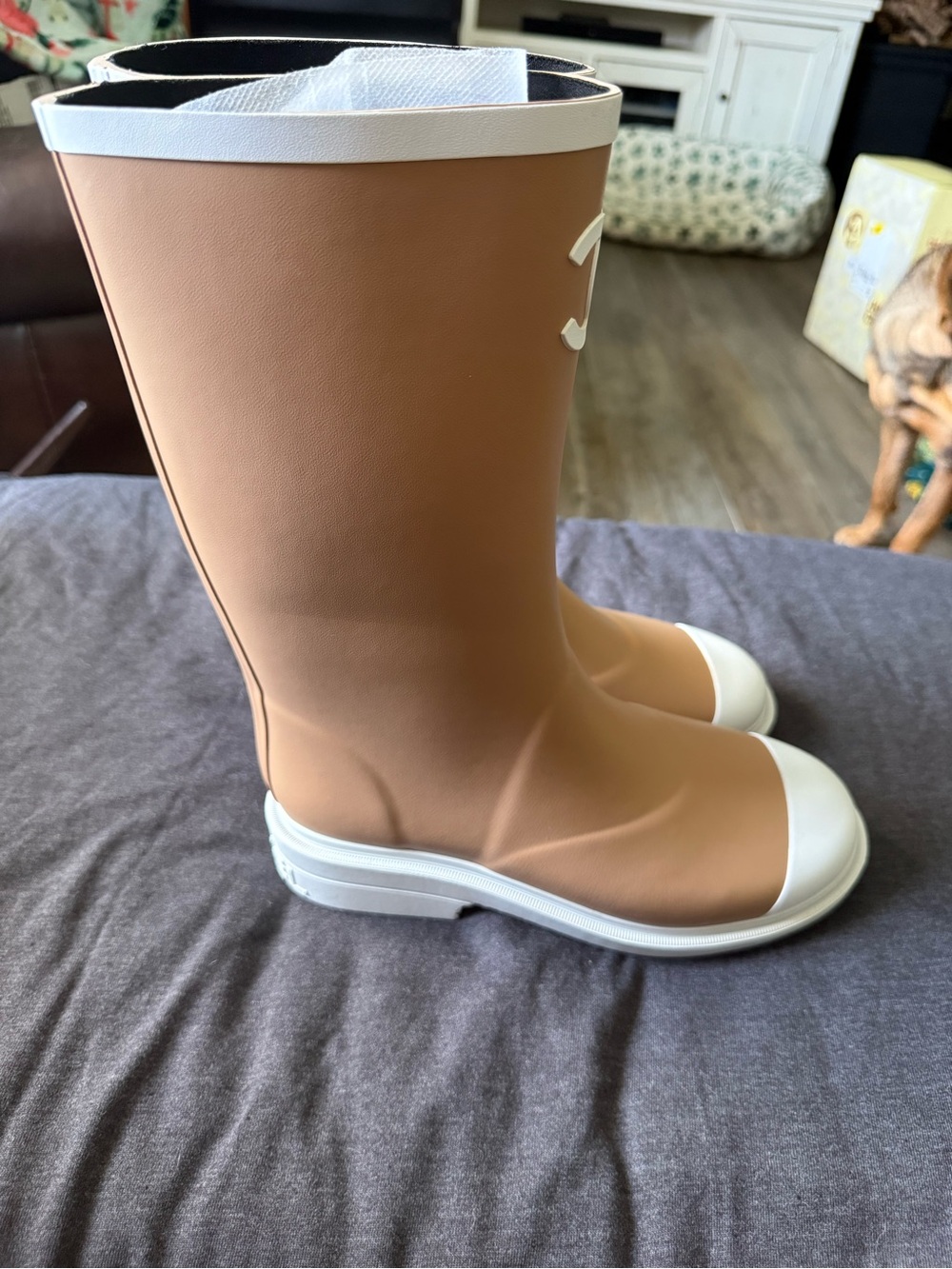 Two-Tone Rubber Slip-On Boots in Tan and White - Picture 3 of 8